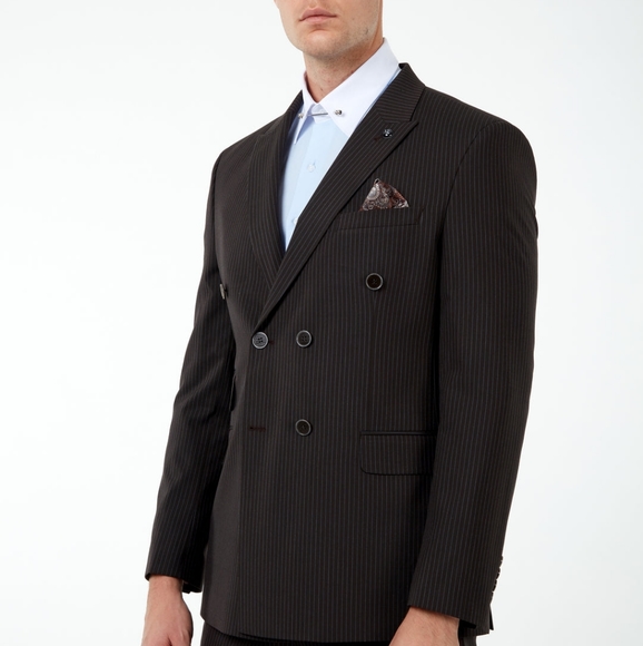 Double Breasted Pinstripe Suit 36R x 30W - Picture 2 of 6